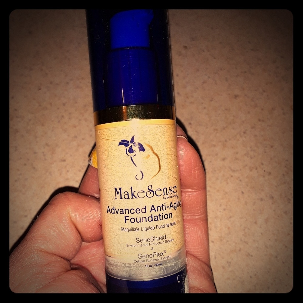 NEW! Women's MakeSense Sengence foundation